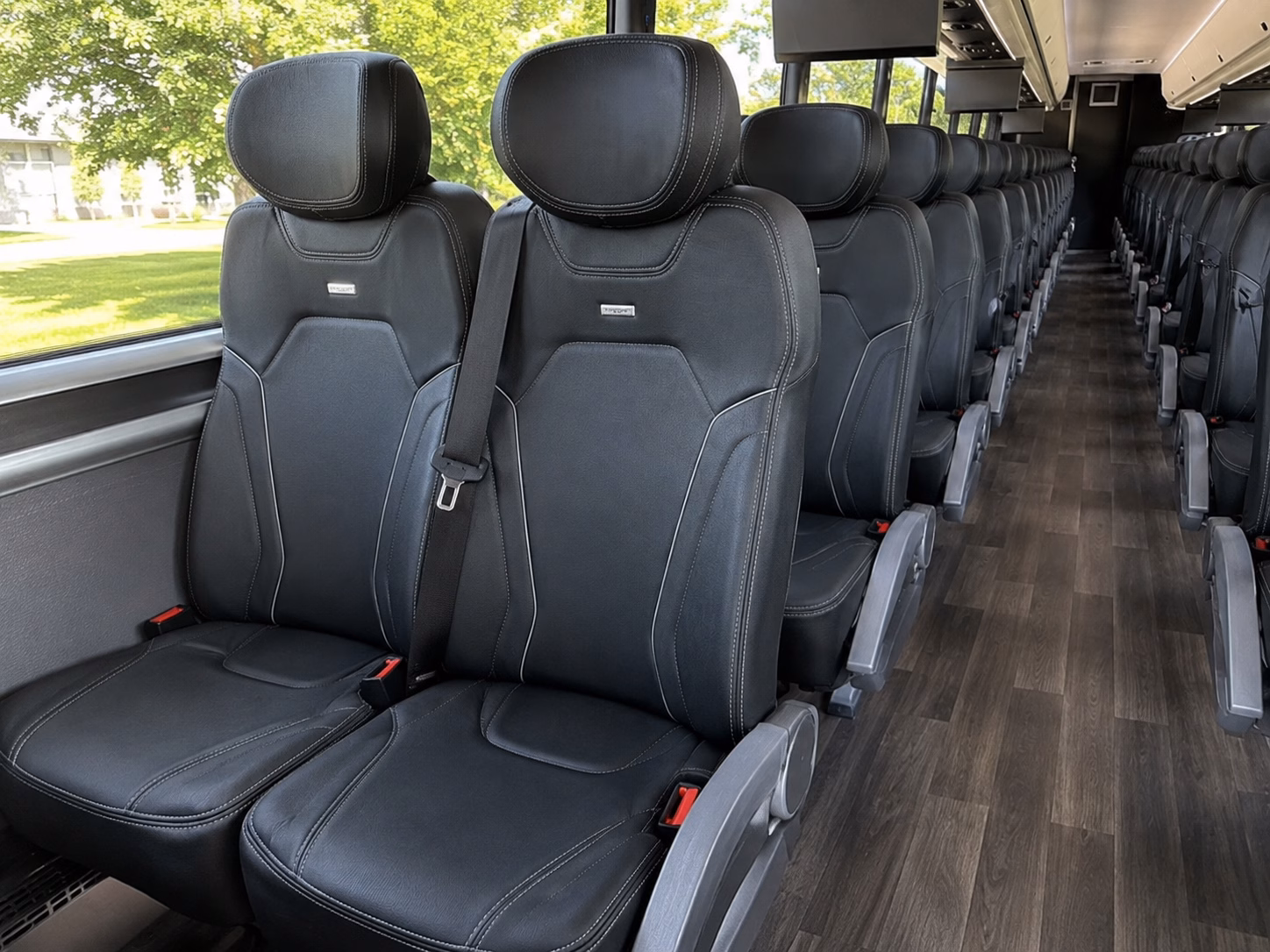 shuttle buses between mount pleasant hotels and boone hall plantation